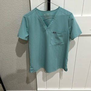 FIGS Catarina top- Sea Glass